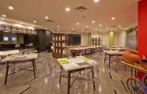 K10 Hotel Vadodara Eksteriør billede