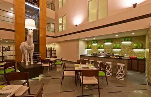 K10 Hotel Vadodara Eksteriør billede