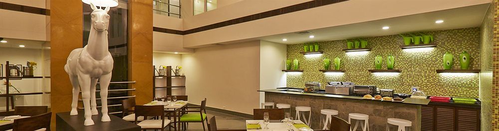 K10 Hotel Vadodara Eksteriør billede