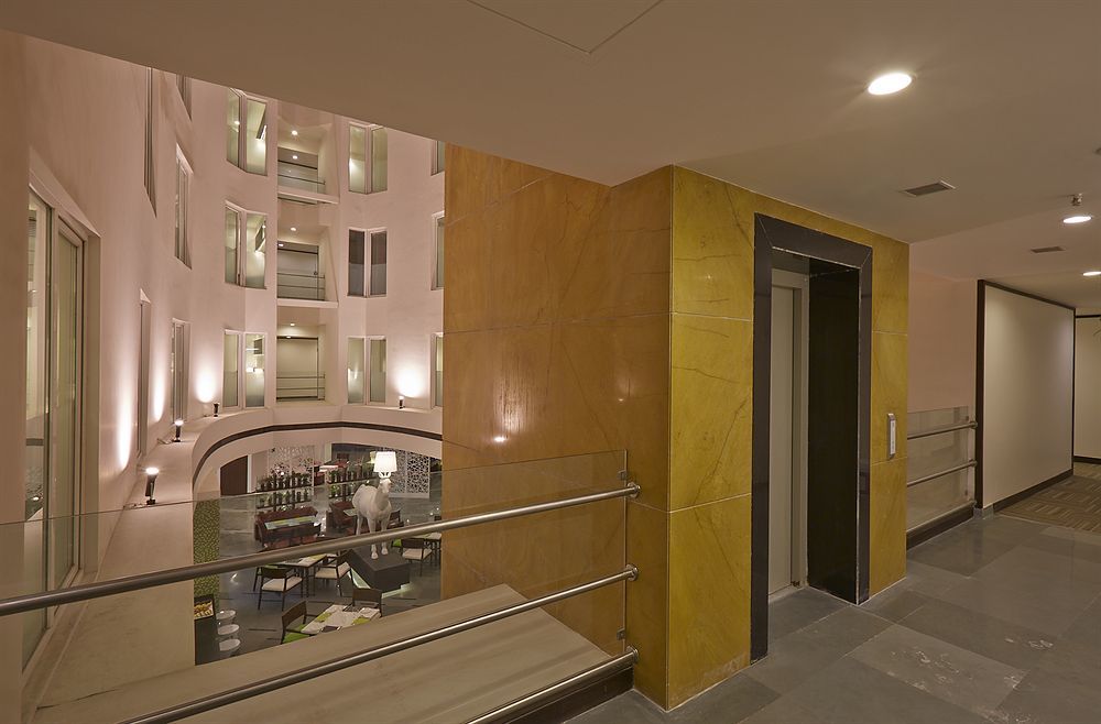 K10 Hotel Vadodara Eksteriør billede