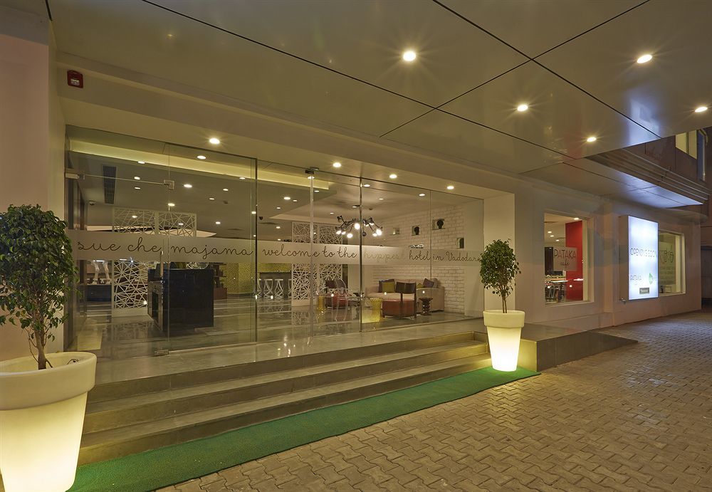 K10 Hotel Vadodara Eksteriør billede