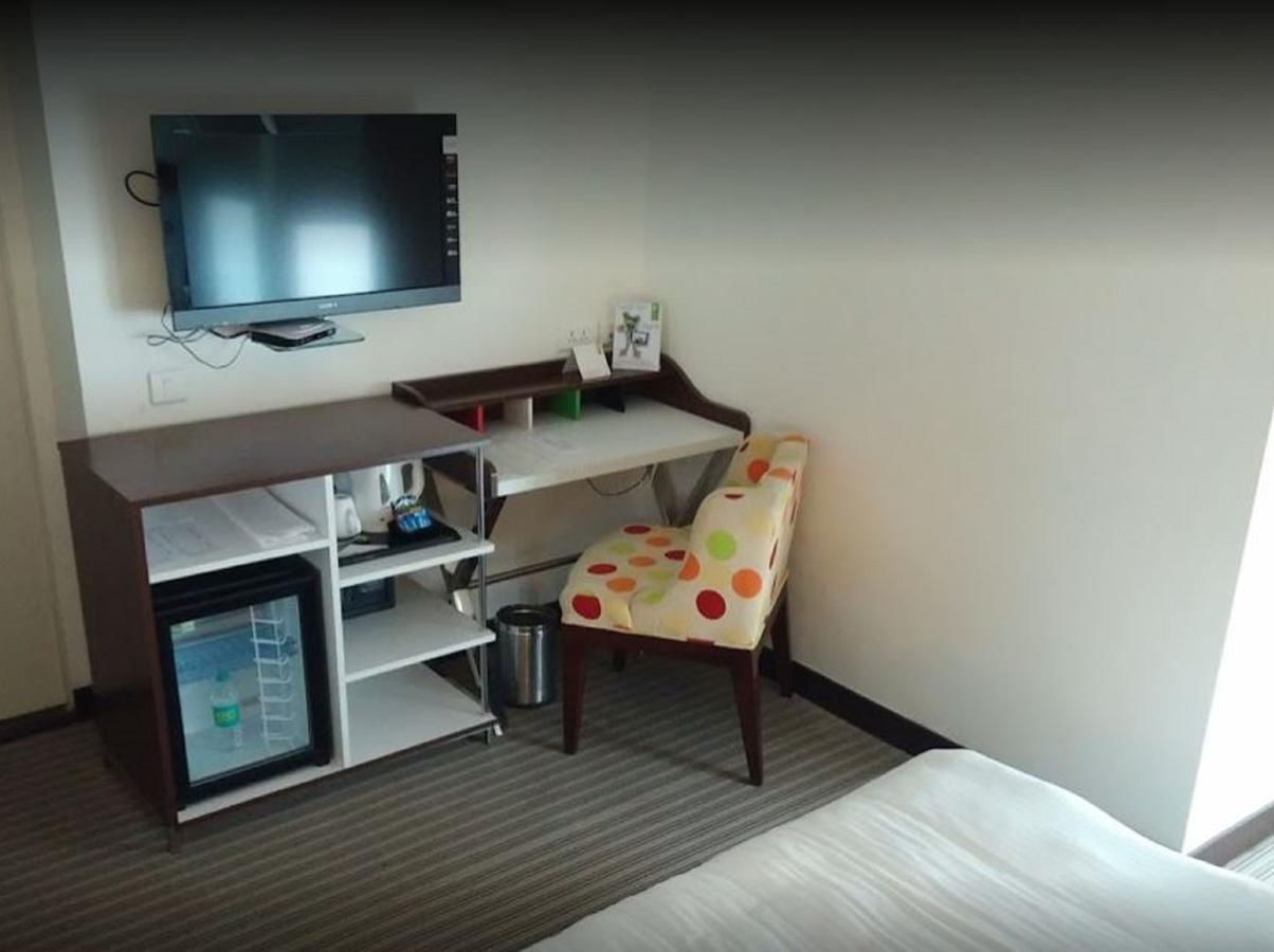 K10 Hotel Vadodara Eksteriør billede